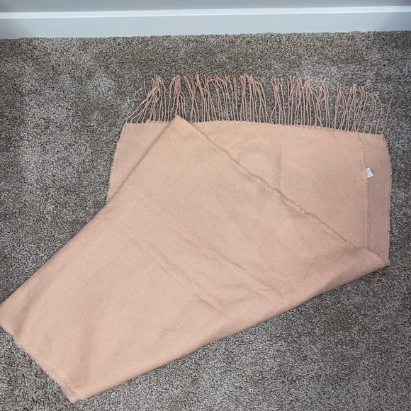 Blush pink scarf - Picture 2 of 3